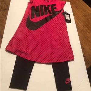 NWT Girls Nike 2 piece Set